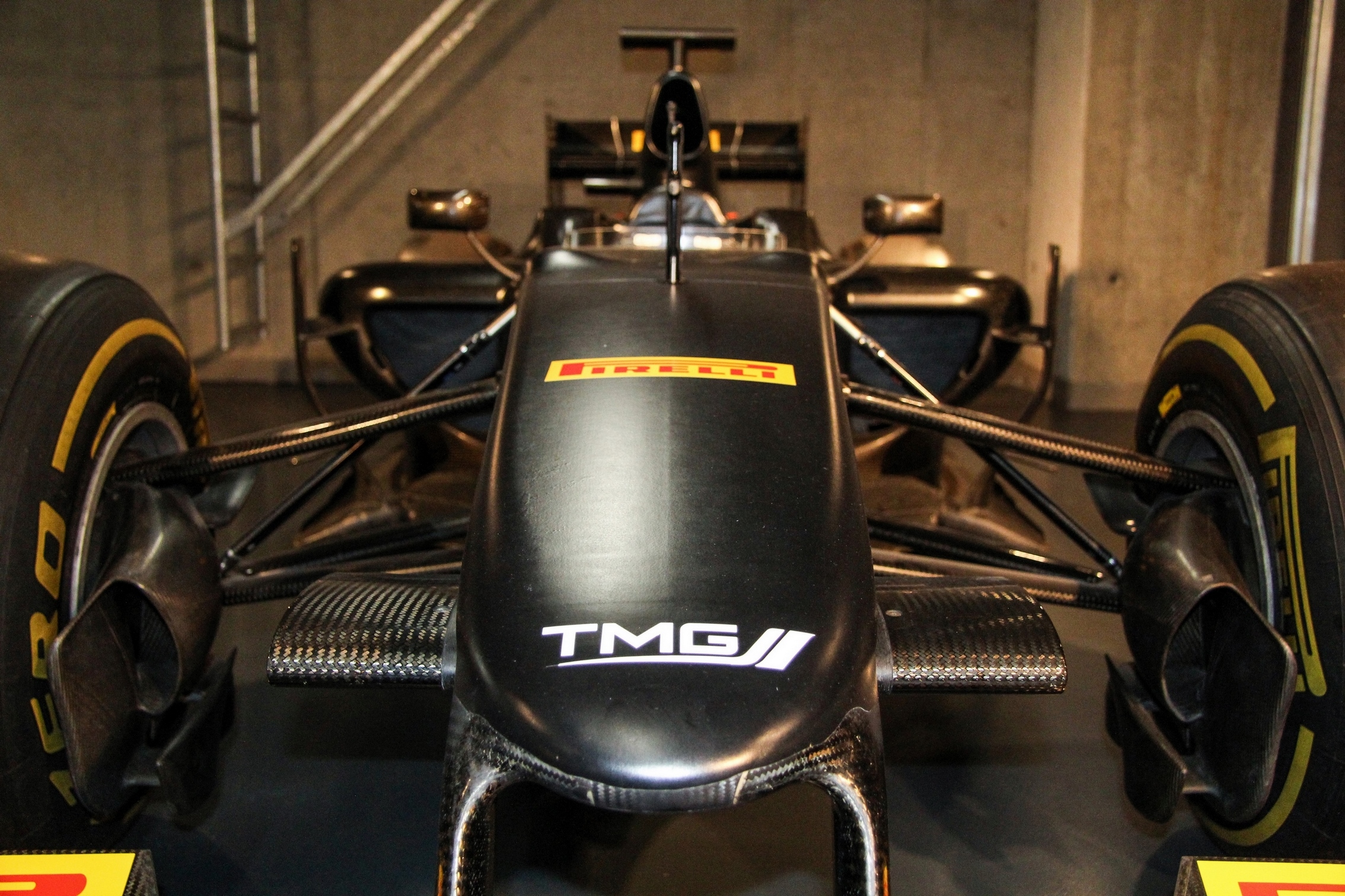 Eredeti F1-es versenyautót adományoz jótékony célra a Toyota