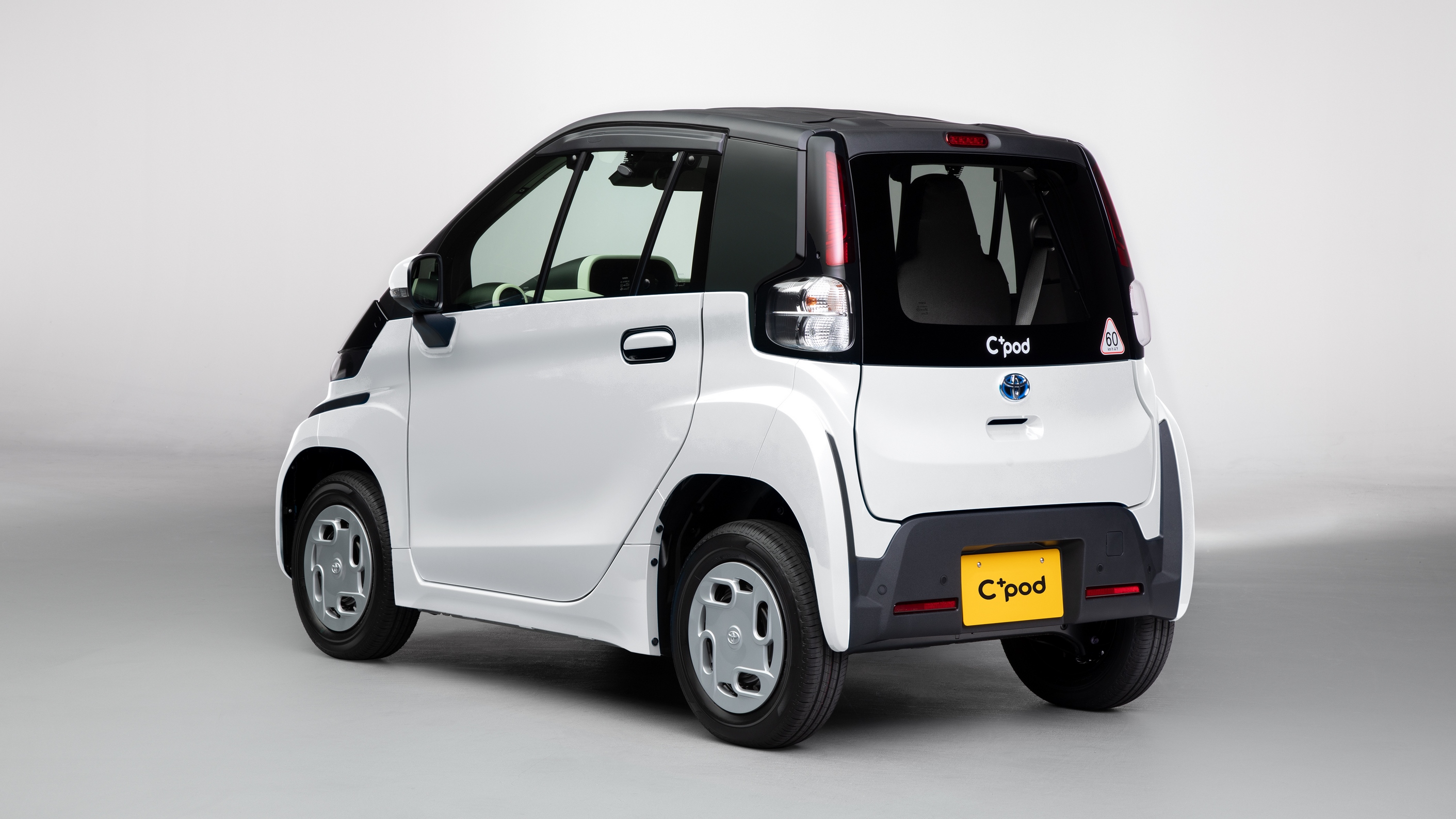 A Toyota bemutatta első elektromos városi autóját