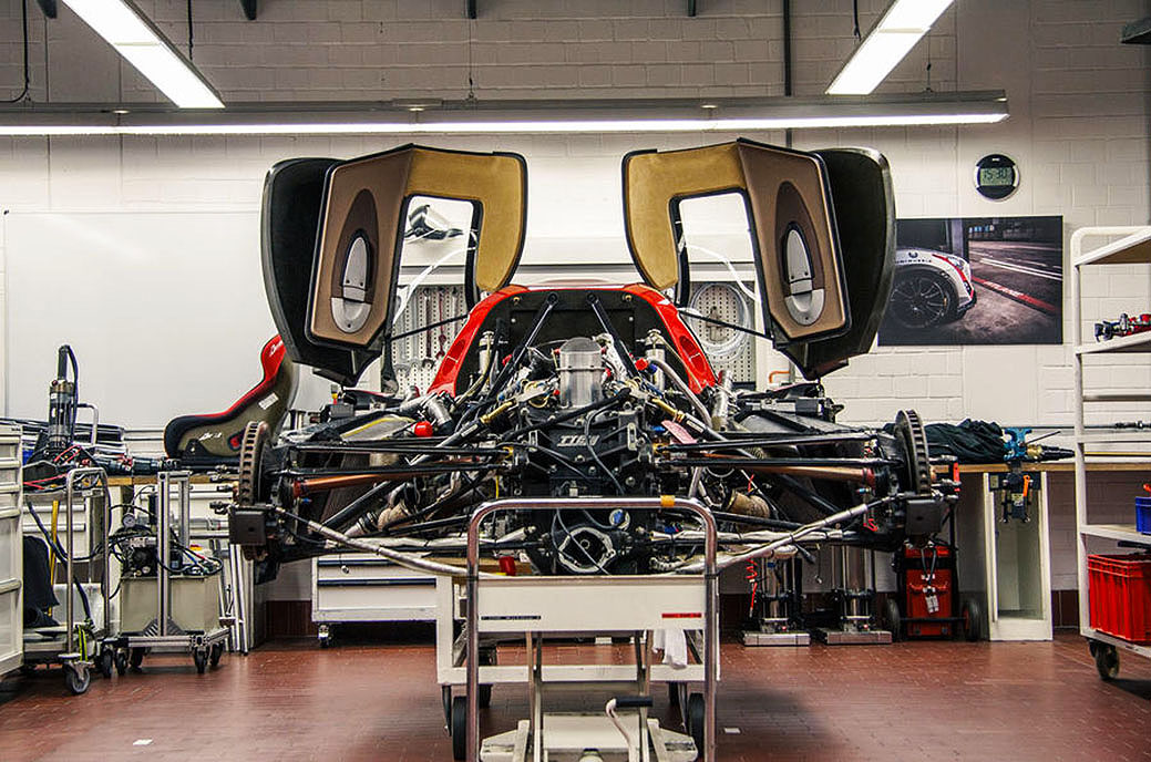 Életre kel a legkülönlegesebb Toyota, aminek benzintartályában akár csomagok is szállíthatók