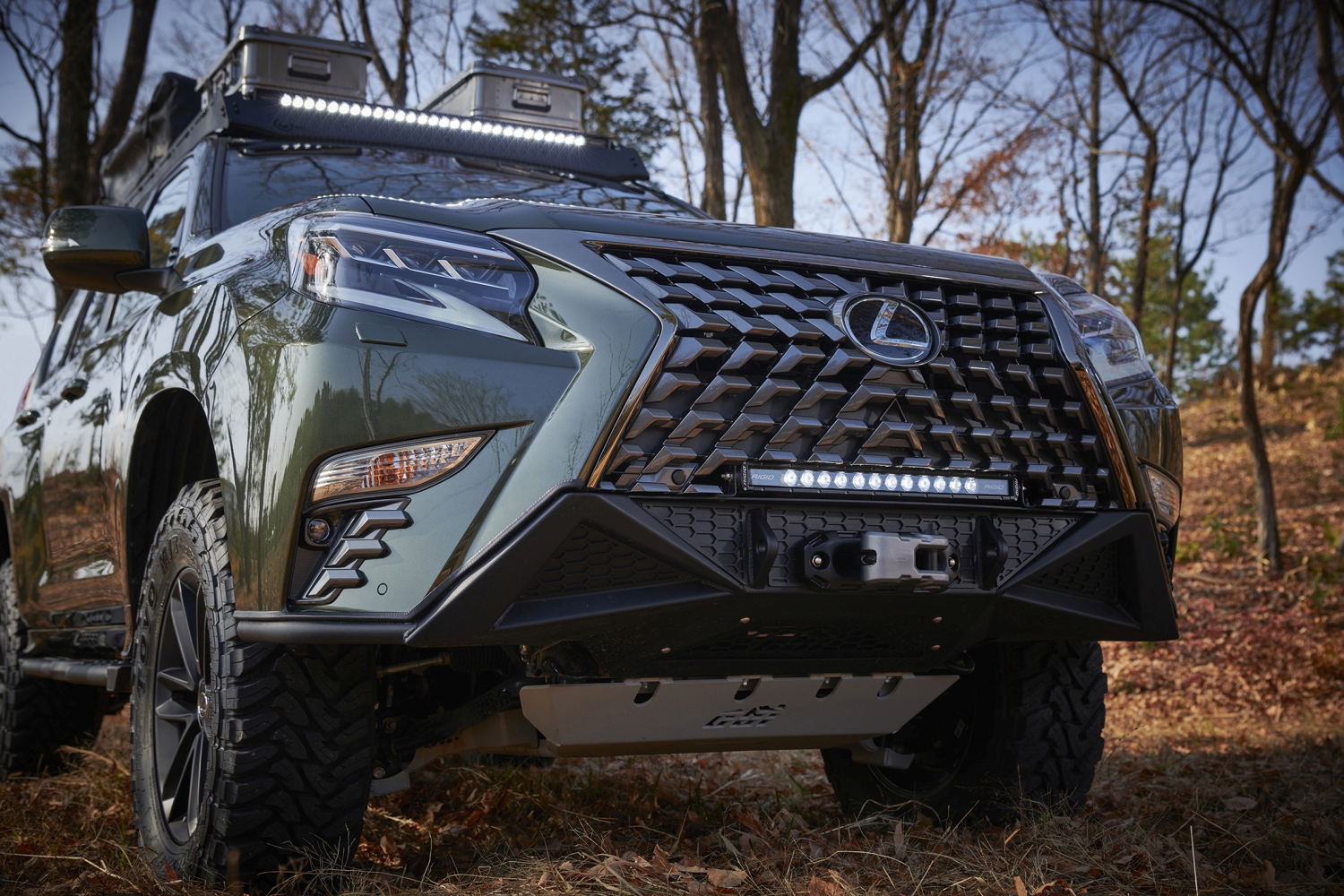 Vérbeli terepjárókat villantott a Lexus a Tokio Outdoor Show-n