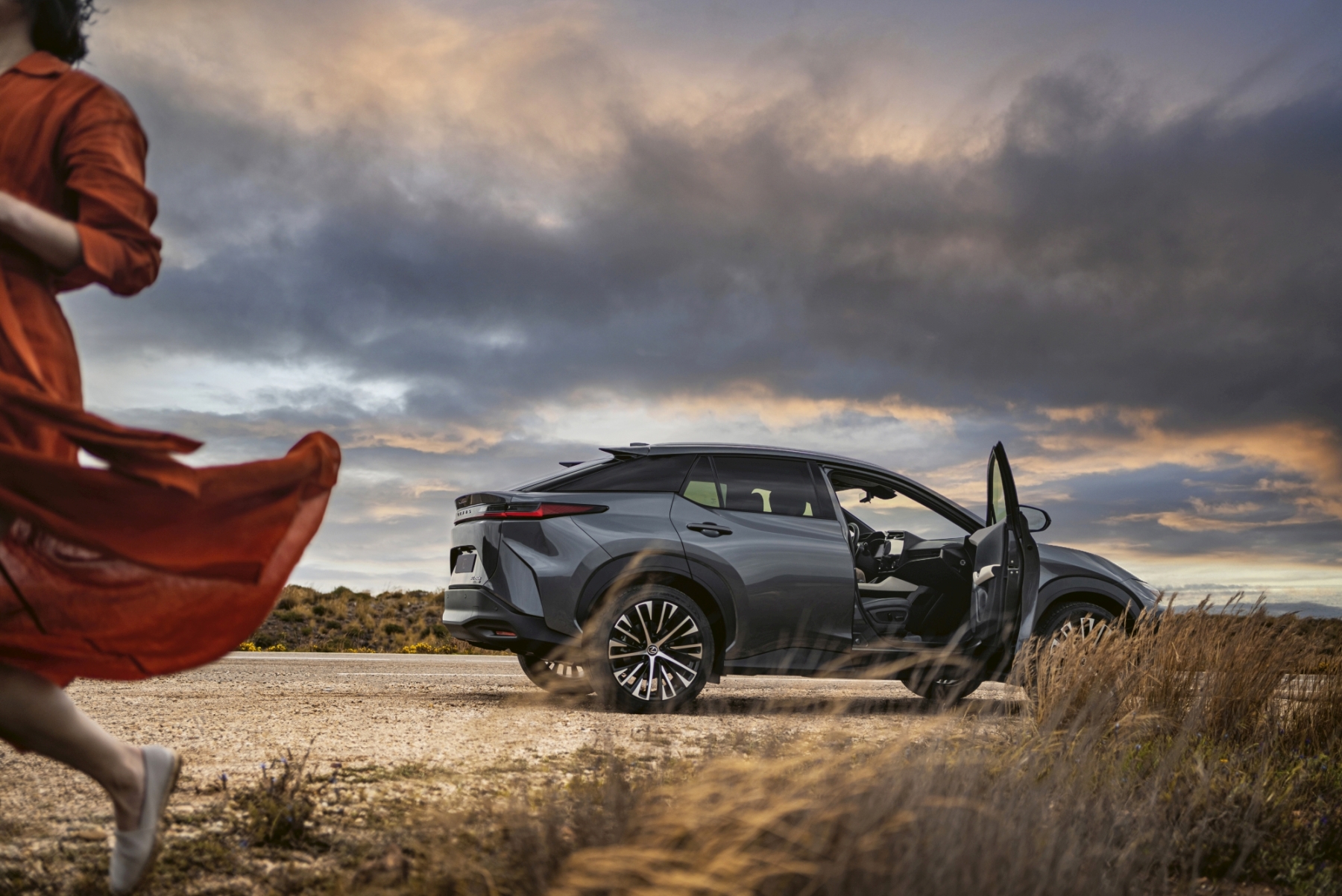 Elektromos autózás újragondolva: megérkezett a Lexus RZ 450e