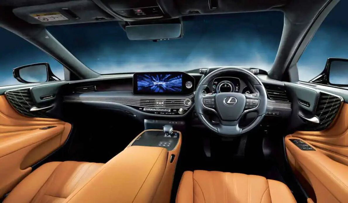 Biztonságosabb, informatívabb, kényelmesebb a Lexus LS