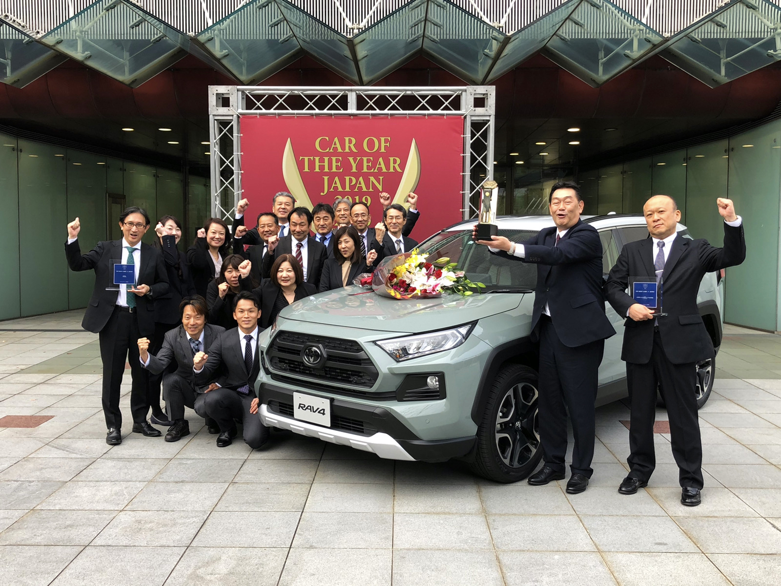 A Toyota RAV4 az Év Japán Autója!