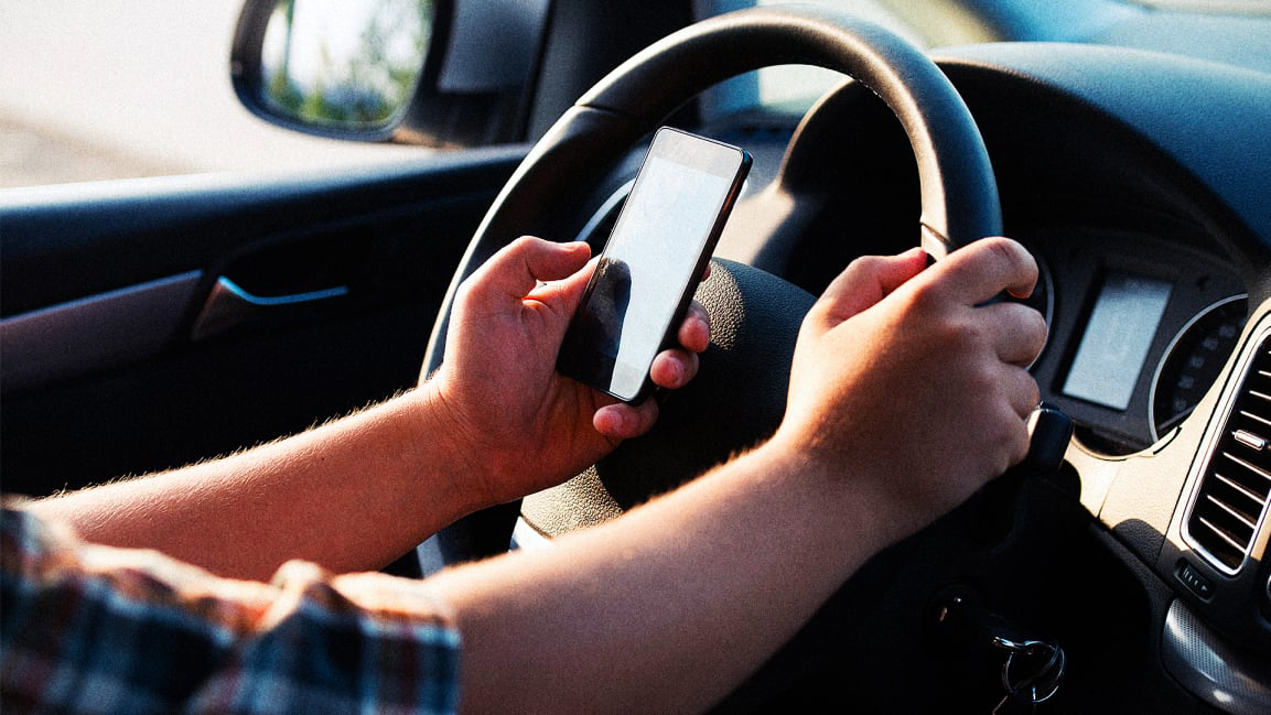 A vezetés közbeni mobilhasználat ellen harcol a Toyota A vezetés közbeni mobilhasználat ellen harcol a Toyota