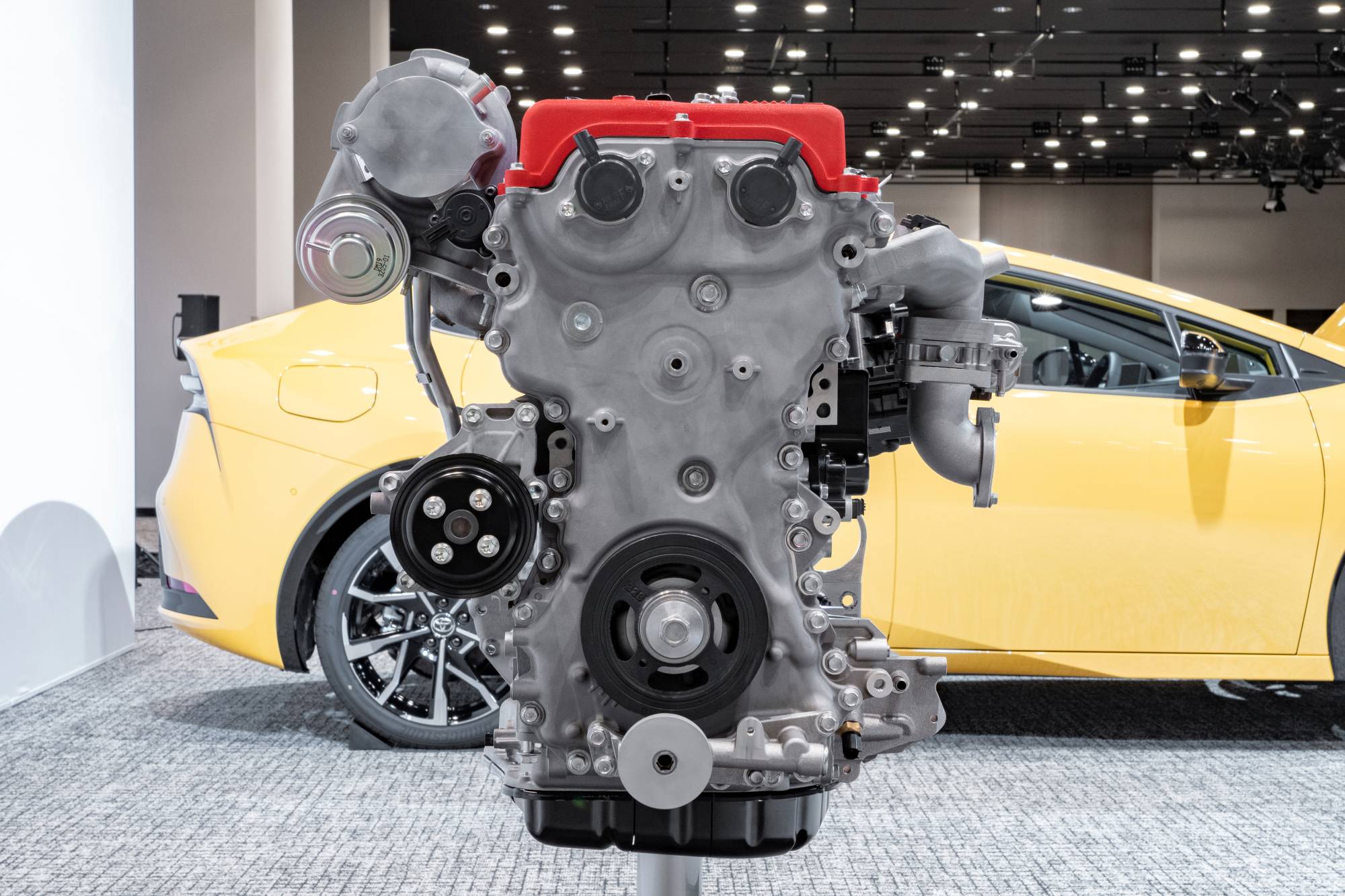 Szénsemleges üzemanyagokat, és azokkal kompatibilis motorokat fejleszt a Toyota 