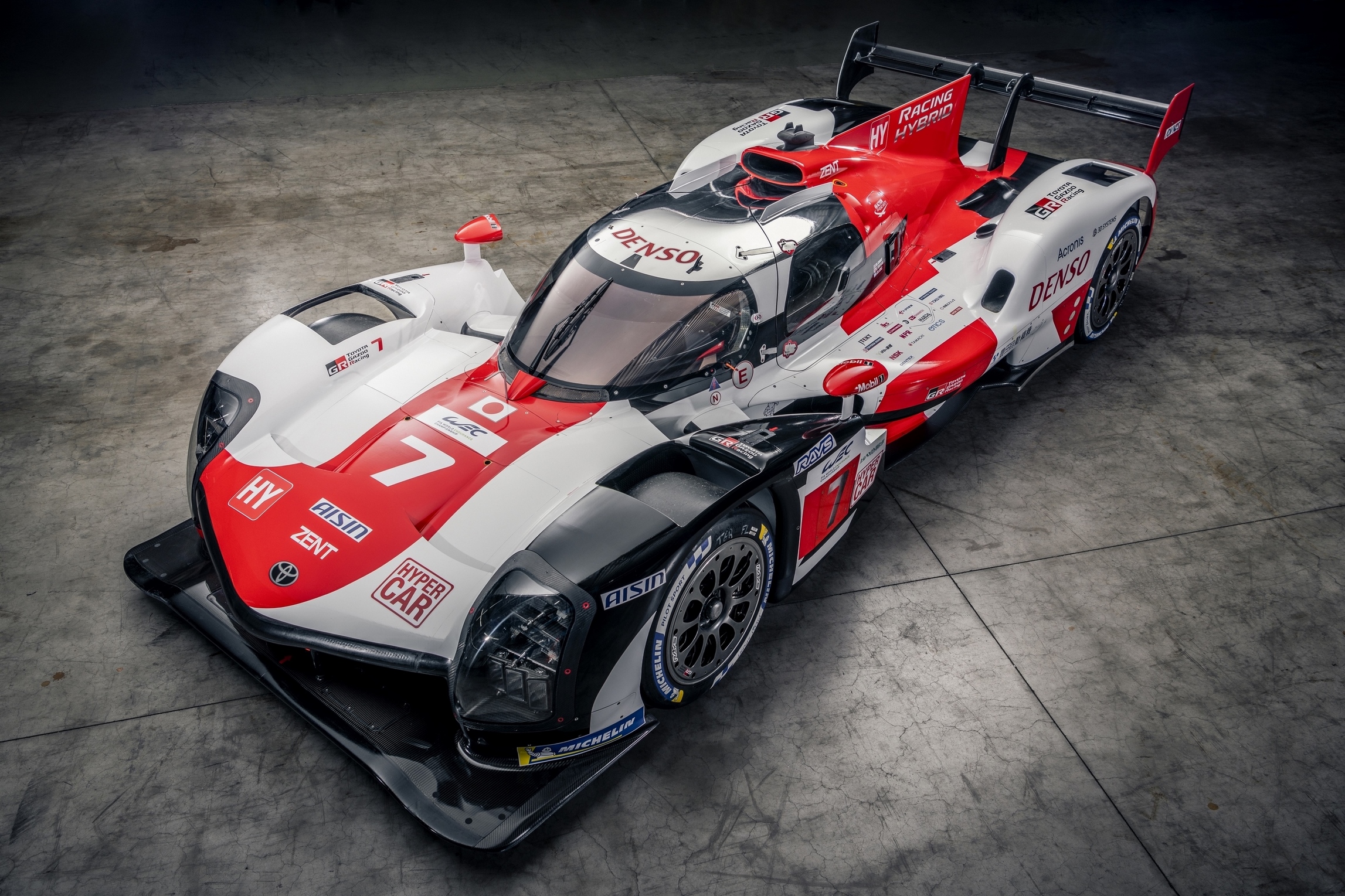 Bemutatta vadonatúj Le Mans-i versenyautóját a Toyota Bemutatta vadonatúj Le Mans-i versenyautóját a Toyota