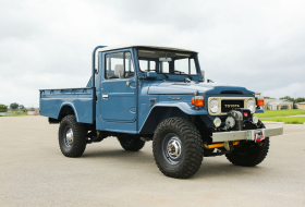 Rekordáron kelt el egy felújított és korszerűsített Toyota FJ45 restomod pickup