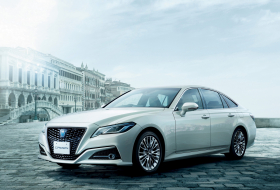 Születésnapi különkiadásokat kap a Toyota luxusszedánja