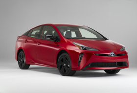 Jubileumi sorozattal ünnepel a húsz éves Toyota Prius