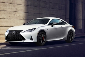 Biztonságosabb és különlegesebb lett a megújult Lexus RC