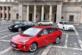 Életműdíjjal tüntette ki a Toyota Priust a legismertebb brit autós lap