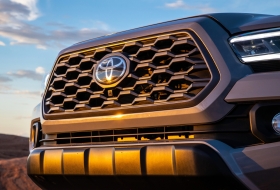 Egyszerre két monstre felmérés szerint is brutálisan jó a Toyota és Lexus modellek értéktartása