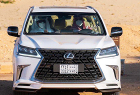 Történelmi találkozó főszereplője volt egy Lexus