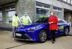 Németországban jogosítvány nélkül vezetik a vadonatúj Toyota Mirait…