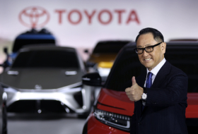 Az autóipar legnagyobbjai közé emelték a Toyota távozó elnökét