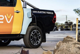 Ausztráliában már két cég is foglalkozik Toyota Hiluxok elektromossá alakításával