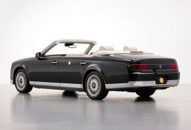 Megvalósult az elképzelhetetlen: kabrió készült a Toyota Century modellből 