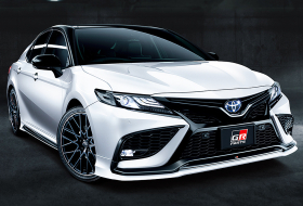 A Toyota hibrid nagy szedánjából is készülhet sportváltozat