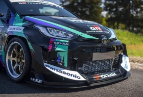 A Toyota GR Yaris jobb köridőt futott, mint a több mint ötször drágább és kétszer erősebb Nissan GT-R Nismo