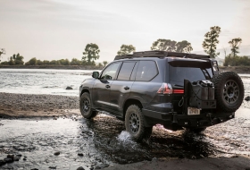 Lexus versenyterepjáró szigorúan hölgyeknek