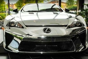 „Tükröm, tükröm…” – több mint egymillió eurót kérnek a legcsillogóbb Lexus LFA-ért