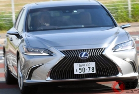 Összkerékhajtást kap a Lexus ES