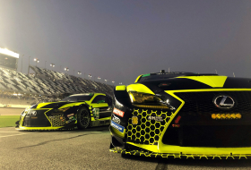 A motorsporton keresztül fiatalít a Lexus