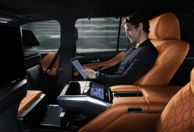 Még kényelmesebb, még sportosabb, még célszerűbb lehet a Lexus LX