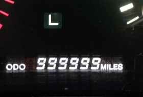 Lexus LS400: egymillió mérföld eredeti fődarabokkal