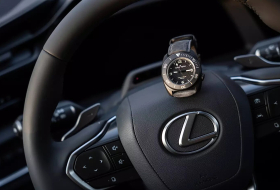 Limitált órakülönlegesség köszönti a Lexus elektromos crossoverét