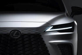 Számos újdonsággal érkezik az új Lexus RX