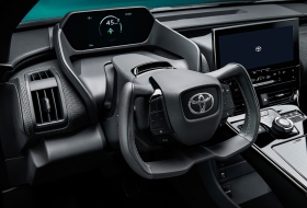 A Toyota 2024-ben kezdi meg az elektromos kormányművel szerelt autók sorozatgyártását