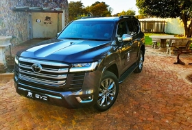 Már fejlesztés alatt van a páncélozott Toyota Land Cruiser 300