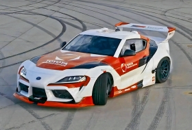 Már driftelni is tud a Toyota teljesen önvezető GR Suprája