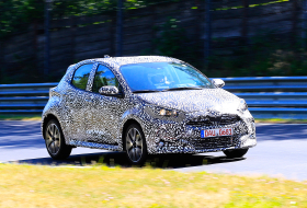 Minden eddiginél sportosabb és modernebb lesz az új Toyota Yaris