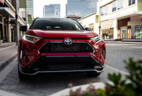 A Toyota uralja az elektrifikált járművek eladási toplistáját az Egyesült Államokban
