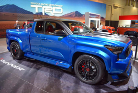 Minden korábbinál nagyobb standdal és erősebb pickupokkal készült a 2023-as SEMA-ra a Toyota