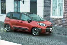 Hétszemélyes kisbusz, Toyota Yaris alapokra