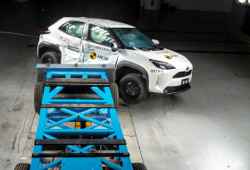 Tökéletesen biztonságos a Toyota legkisebb szabadidőjárműve