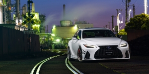 Artisan Spirits Lexus IS Black Label: trend a lelke mindennek