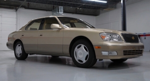 Így néz ki egy negyed évszázados autó, ha Lexus