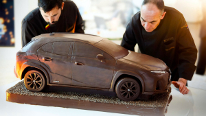 Lexus UX: nincs ennél édesebb szabadidőjármű