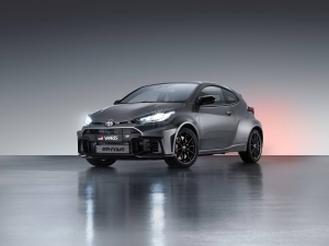 Radikálisan továbbfejlesztette utcai versenyautóját a Toyota