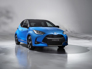 Erősebb hibrid hajtásláncot kap a Toyota Yaris