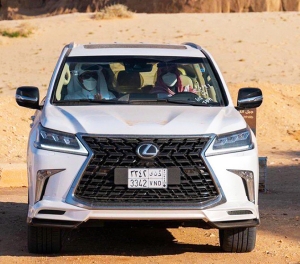 Történelmi találkozó főszereplője volt egy Lexus