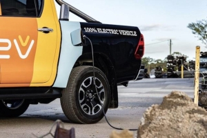 Ausztráliában már két cég is foglalkozik Toyota Hiluxok elektromossá alakításával