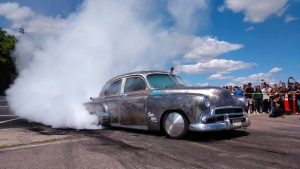 Két világ találkozása: Lexus LS 1951-ből?!