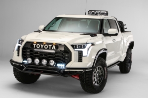 Nagy teljesítményű off-road sportautón dolgozik a Toyota