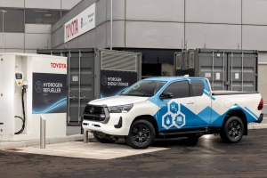 Egy lépéssel közelebb került a sorozatgyártáshoz a hidrogéntüzelőanyag-cellás Toyota Hilux