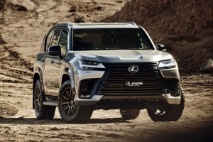 Visszatér a sivatagi versenyre a Lexus csúcsterepjárója